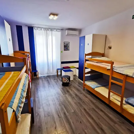 Croblue Hostel * ספליט