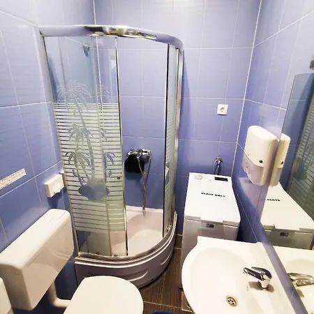 Croblue Hostel Vandrarhem *